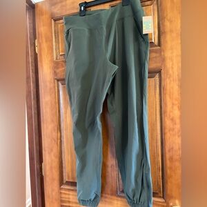 Title nine Sylvan hybrid jogger. Olive green. New with tags size large